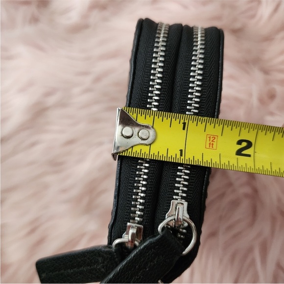 🌺 EUC! 🌺 Frye Natalie Phone Wallet Black Moto Leather Double Zip 🌺 - Picture 13 of 14